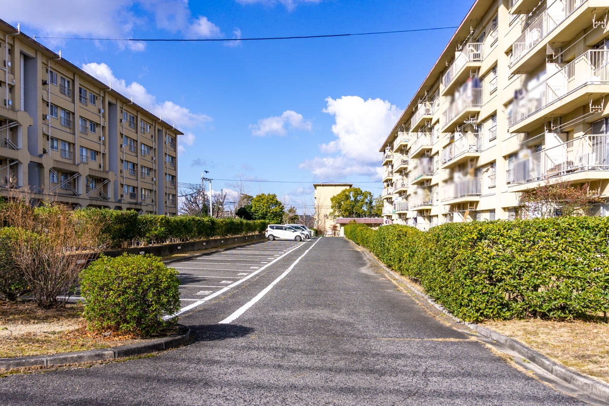 三原台団地:駐車場